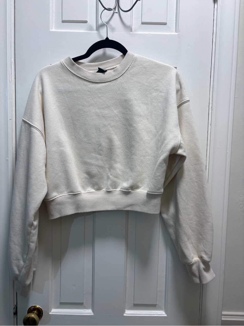 Women's Minimalist Crewneck Cropped Sweatshirt - Cream